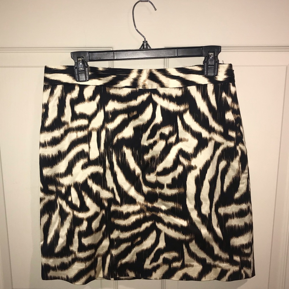 Ann Taylor zebra print mini skirt size 8